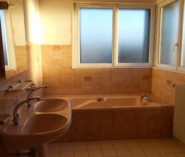 Location Maison 6 pièces 120m² BESANCON 25000 - Photo 4