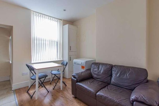 Colum Road, Cathays, CF10 - Photo 1