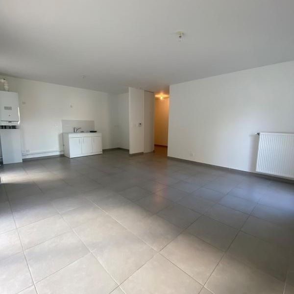 Appartement - T4 - CHATILLON SUR CHALARONNE - Photo 1