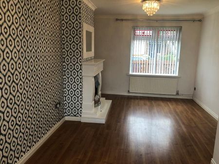 13 Coronation Road, Carrickfergus, BT38 7EX - Photo 3