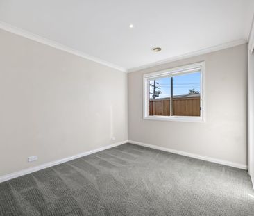 WELL APPOINTED HOME IN QUIET LOCATION - Photo 4