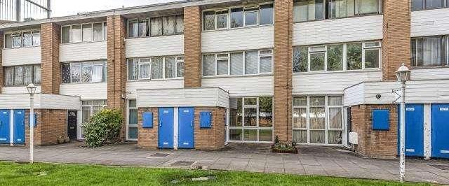 Slough, Berkshire, SL2 - Photo 1