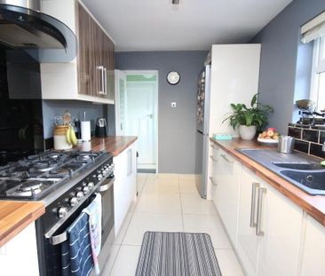 110 Hillsborough Road, Lisburn, BT28 1JU - Photo 4