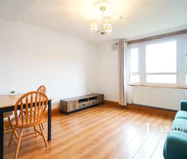 3 bedroom flat to rent - Photo 3