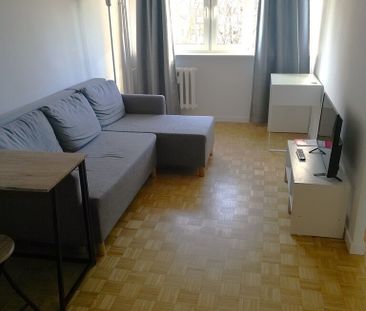 KAWALERKA W BARDZO DOBREJ LOKALIZACJI - Zdjęcie 1