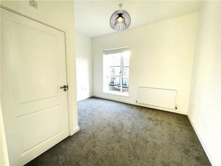 3 bedroom end of terrace house to rent - Photo 3