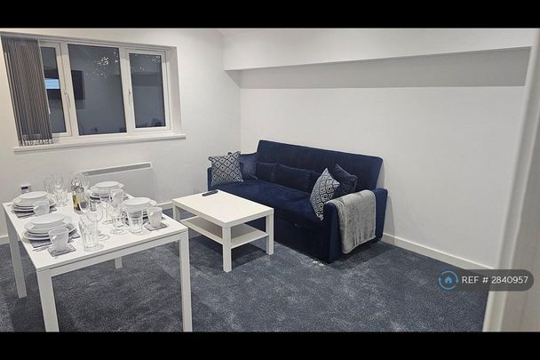 1 bedroom flat to rent - Photo 1