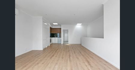 Modern Two-Storey Living in a Convenient Keilor Downs Location - Photo 5