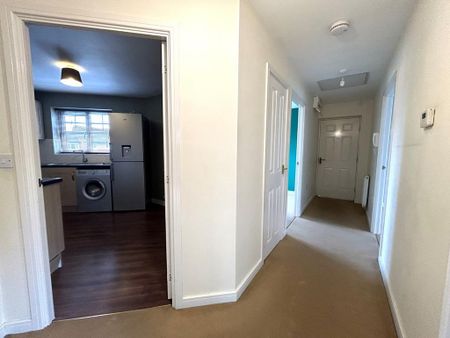 2 bedroom flat to rent - Photo 2