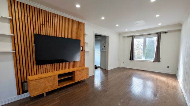 For Lease - 1816 Woodgate Court, Oshawa, Ontario - Photo 1