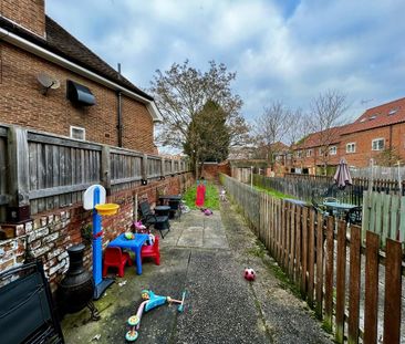 2 bedroom terraced house to rent - Photo 2