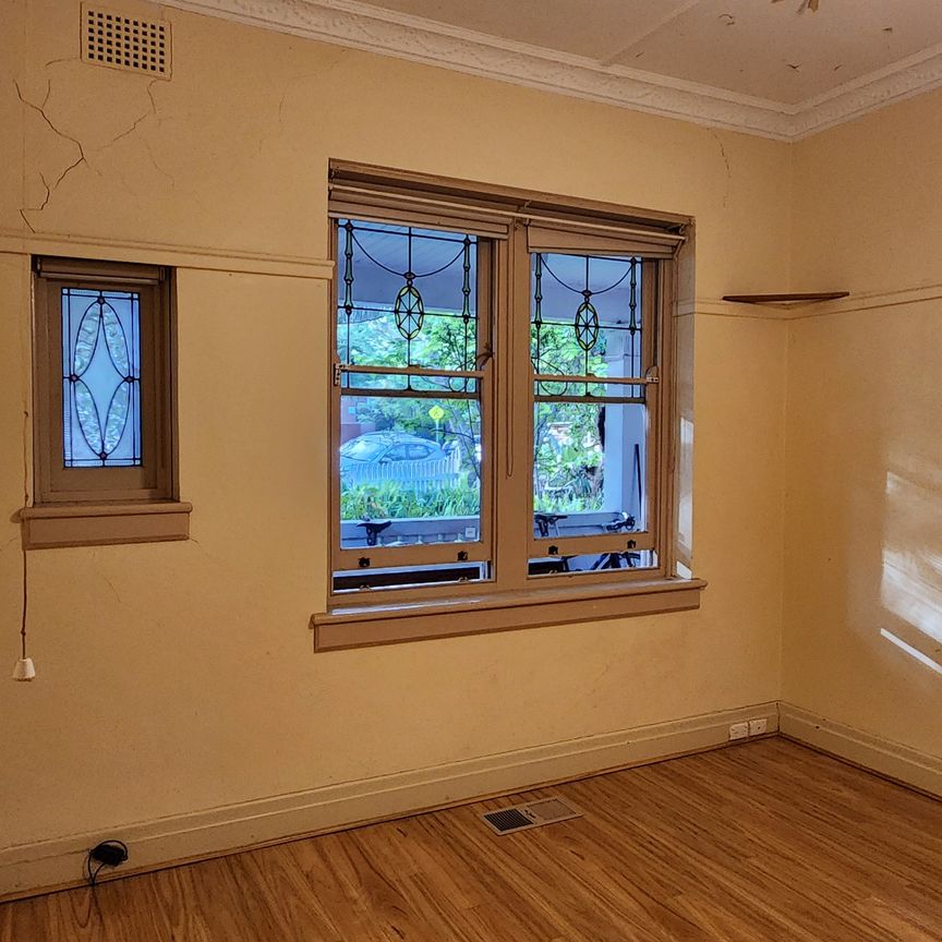 Flemington - Photo 1