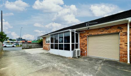 Unit 1, 5 Ti Rakau Drive, Pakuranga, Auckland - Photo 2