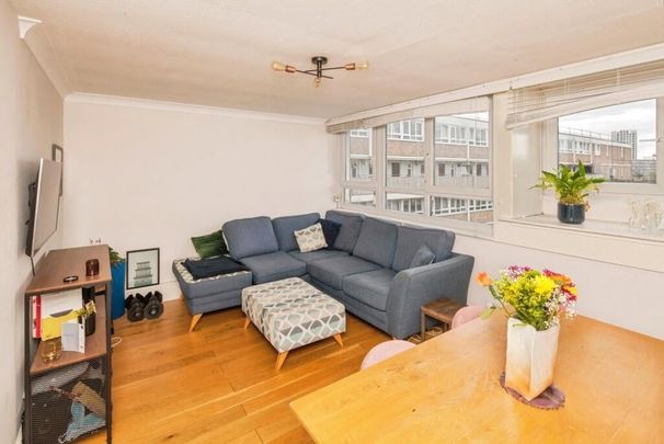 2 Bed Flat, Yelverton Road, SW11 - Photo 1