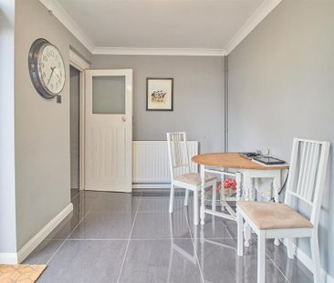 2 bedroom semi-detached house to rent - Photo 3