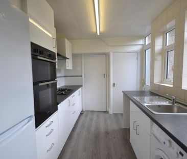 3 bedroom semi-detached house to rent - Photo 6