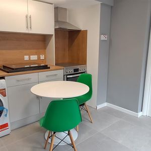 1 bed flat to rent in Bushey Grove Road, Bushey, WD23 - Photo 2