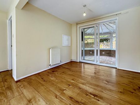 3 bedroom detached house to rent - Photo 3