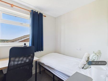 4 bedroom detached house to rent - Photo 5