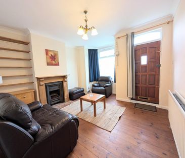3 bedroom terraced house to rent - Photo 3