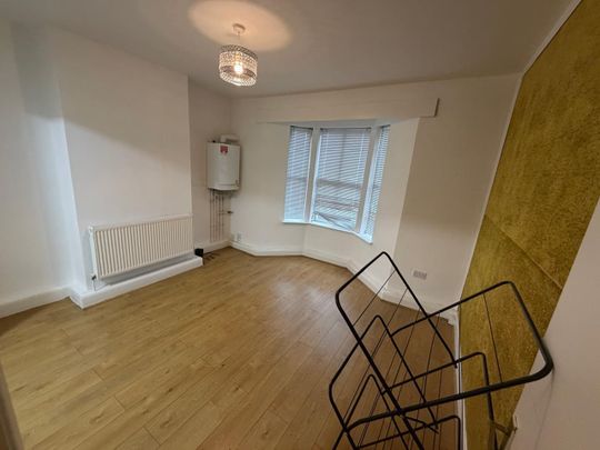 2 Bed Flat, Grange Park Road, E10 - Photo 1