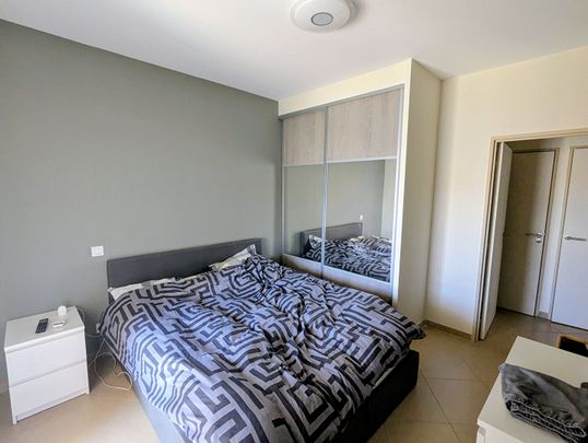 AIX LA DURANNE APPARTEMENT T2 MEUBLE TERRASSE ET GARAGE, - Photo 1