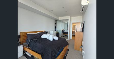 Modern One-Bedroom Apartment plus study nook - Photo 5