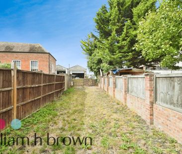 High Street - Photo 2