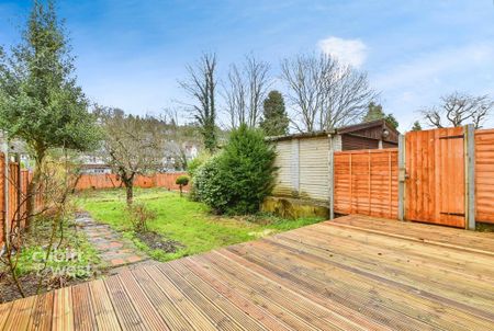 5 bedroom semi-detached house to rent - Photo 4