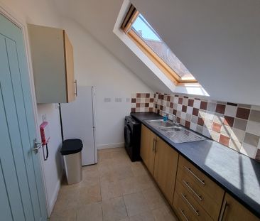 6 Bed Student Accommodation - Photo 4