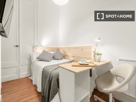 barcelona, Catalonia 08003 - Photo 2