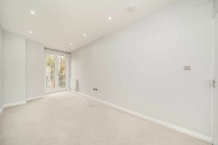 East Dulwich Grove, SE22, London - Photo 4