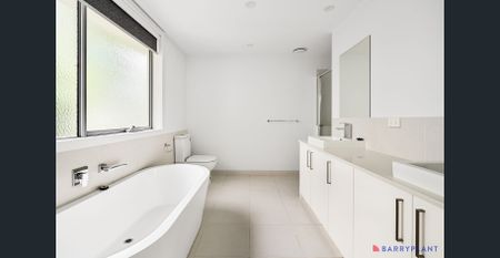 THREE BEDROOM TOWNHOUSE - Photo 3