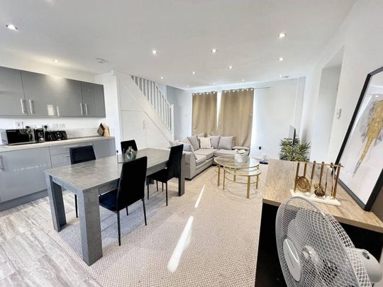 2 bedroom terraced house to rent - Photo 1