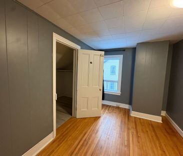 For Lease - 213 Prospect Street Unit# 1, Newmarket, Ontario - Photo 2