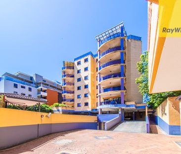 Spacious and Convenient - Photo 3