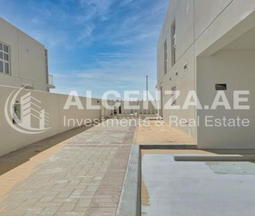 Single Row | 3BR + Maids | Prime Community - Photo 1