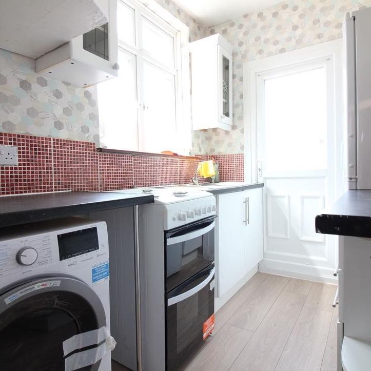 Rosecroft Road, Southall - Photo 1