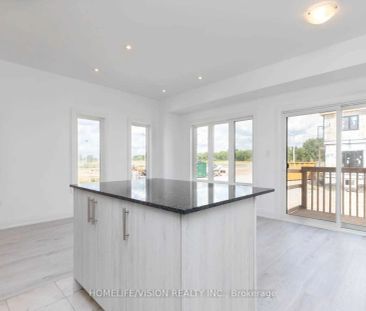 Condo Townhouse For Lease | S9230275 - Photo 5