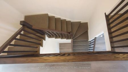 Condo Townhouse For Lease | X9251609 - Photo 2