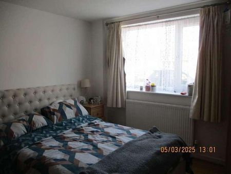 Moredon Road, Swindon, SN25 - Photo 3