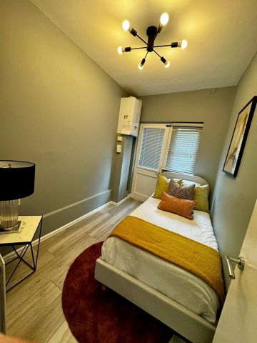 2 Bed Flat, Crescent Road, E13 - Photo 3