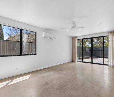 Brand New Living with Stylish Finishes in St Agnes- RENT NOW! - Photo 1