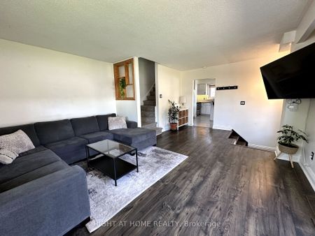 For Lease - 166 Barkley Crescent, Oshawa, Ontario - Photo 5