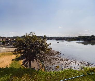 2 bedroom Flat To Let - Photo 3