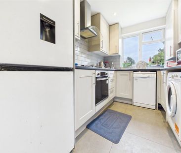 3 bedroom apartment to rent - Photo 4