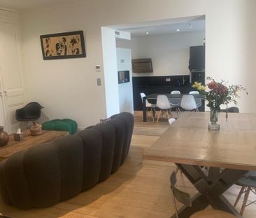 Location Maison 8 pièces 209m² VILLEURBANNE 69100 - Photo 2