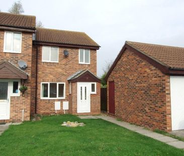 3 bedroom end of terrace house to rent - Photo 2