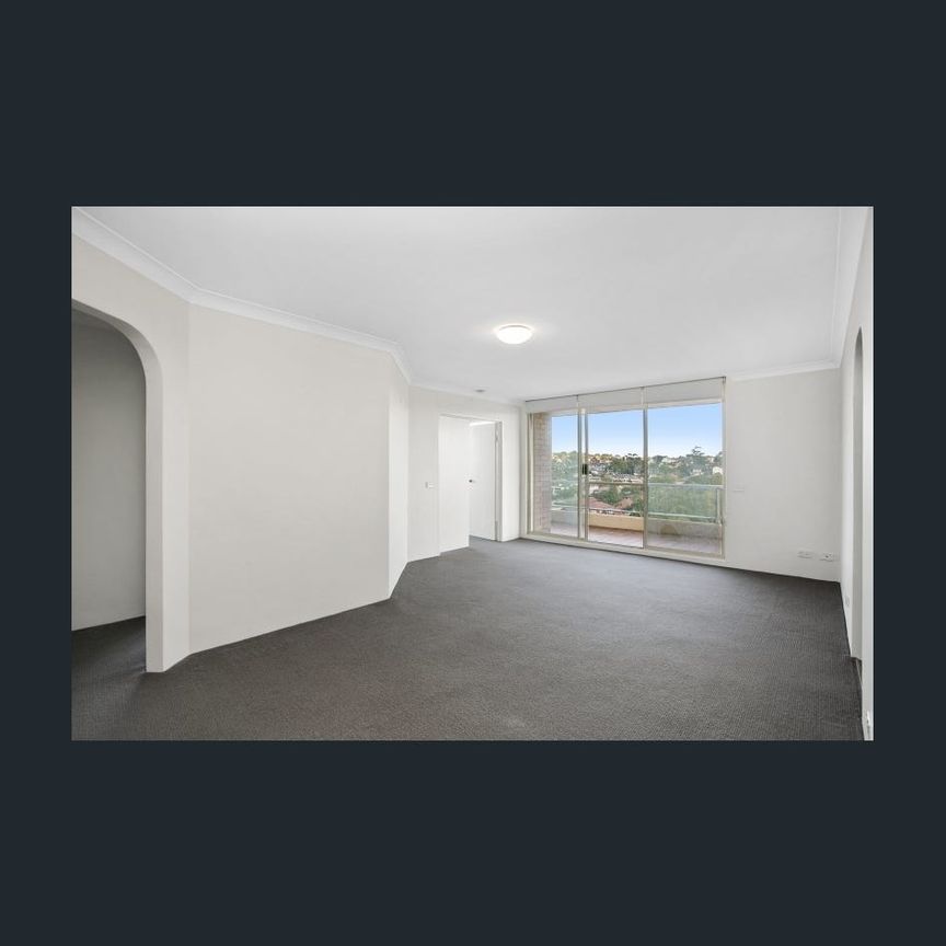 Spacious Apartment with Stunning Views in the Heart of Balgowlah - Photo 1