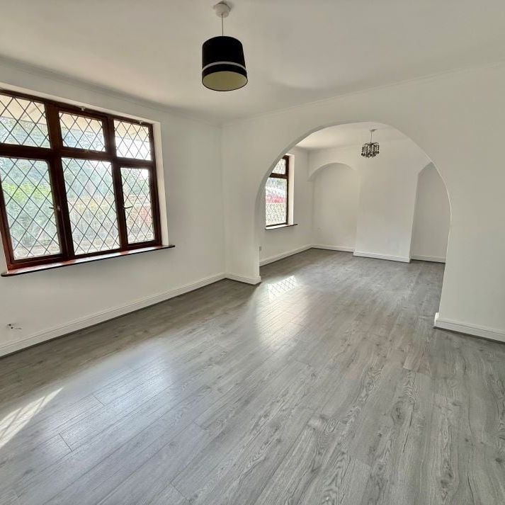 3 Bed Semi-Detached House, Stonesby Avenue, LE2 - Photo 1